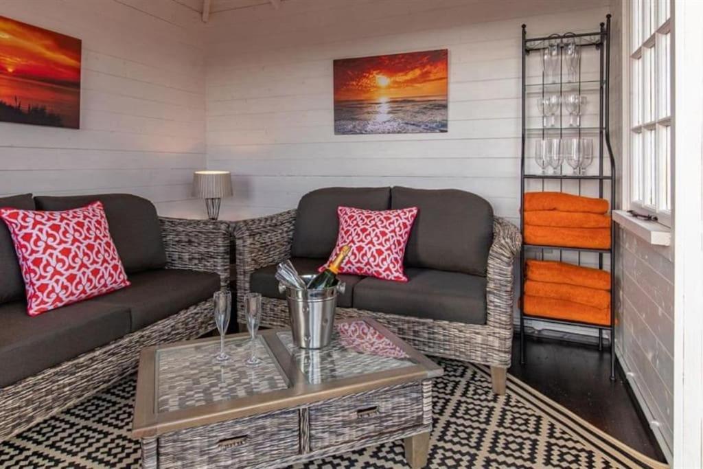 Sands Edith - A Luxury Seaside With Beautiful Sea Views Villa Pendine